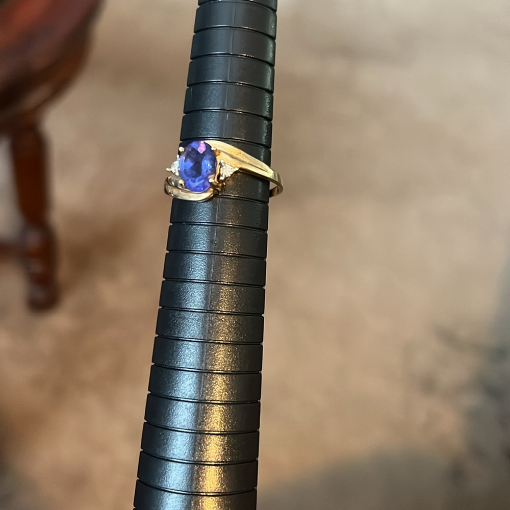 Ring - Picture 3 of 4